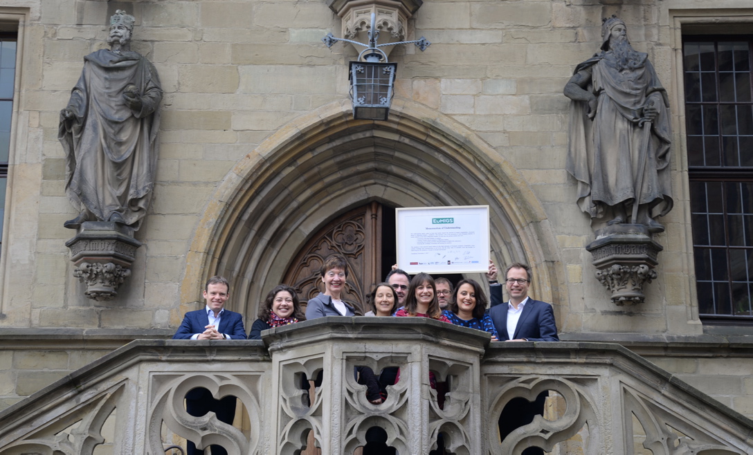 EuMIGS coordinators and supporters, from left to right: Peter Scholten, Director IMISCOE, NL / Antía Pérez-Caramés, A Coruña; E / Martina Blasberg-Kuhnke, UOS / Helen Schwenken, UOS / Gianni D'Amato, Neuchâtel, CH / Alissia Raziano, Liège, B / Jens Schneider, UOS / Seda Turgut-Rass,  Commisioner for Integration, Osnabrück / Andreas Pott, UOS. Photo: Elena Scholz, Osnabrück University